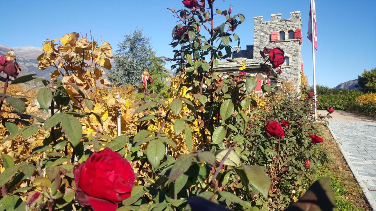 Castel De Daval Acomodação com café da manhã Sierre Exterior foto